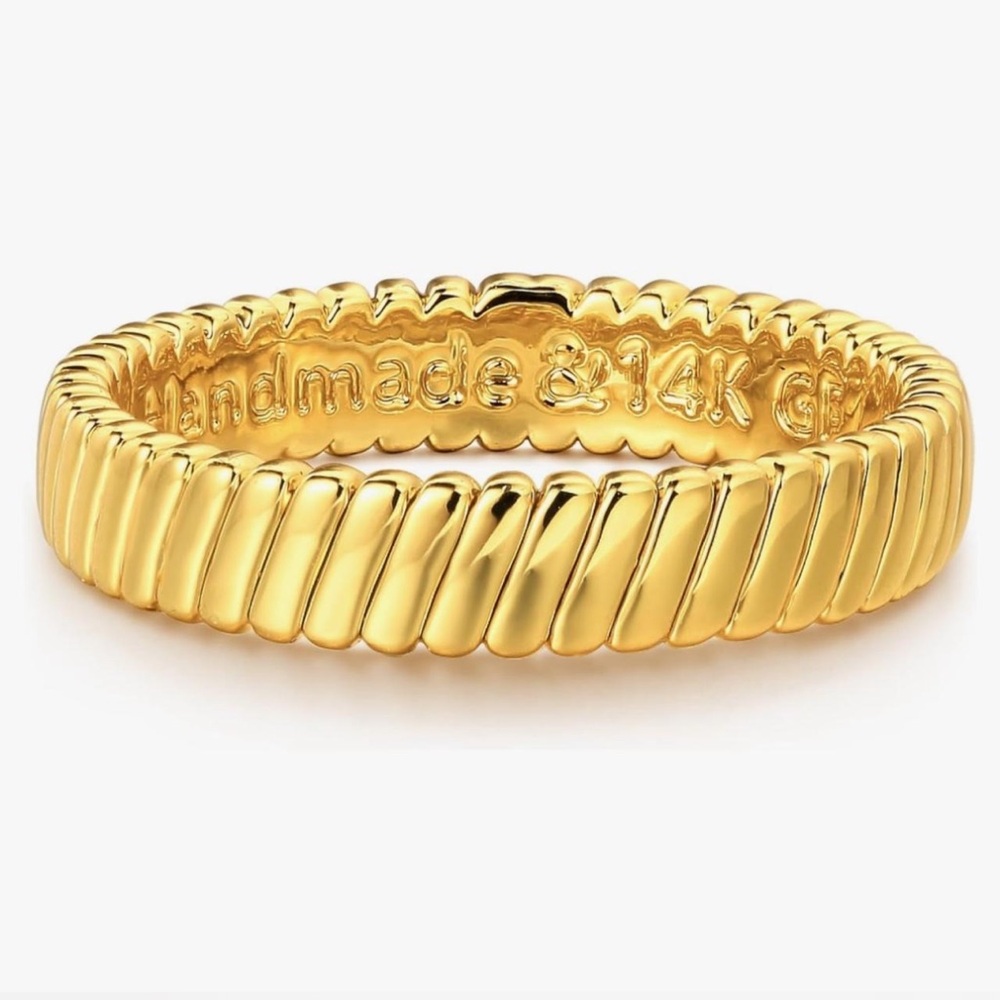 Amazon - gold ring